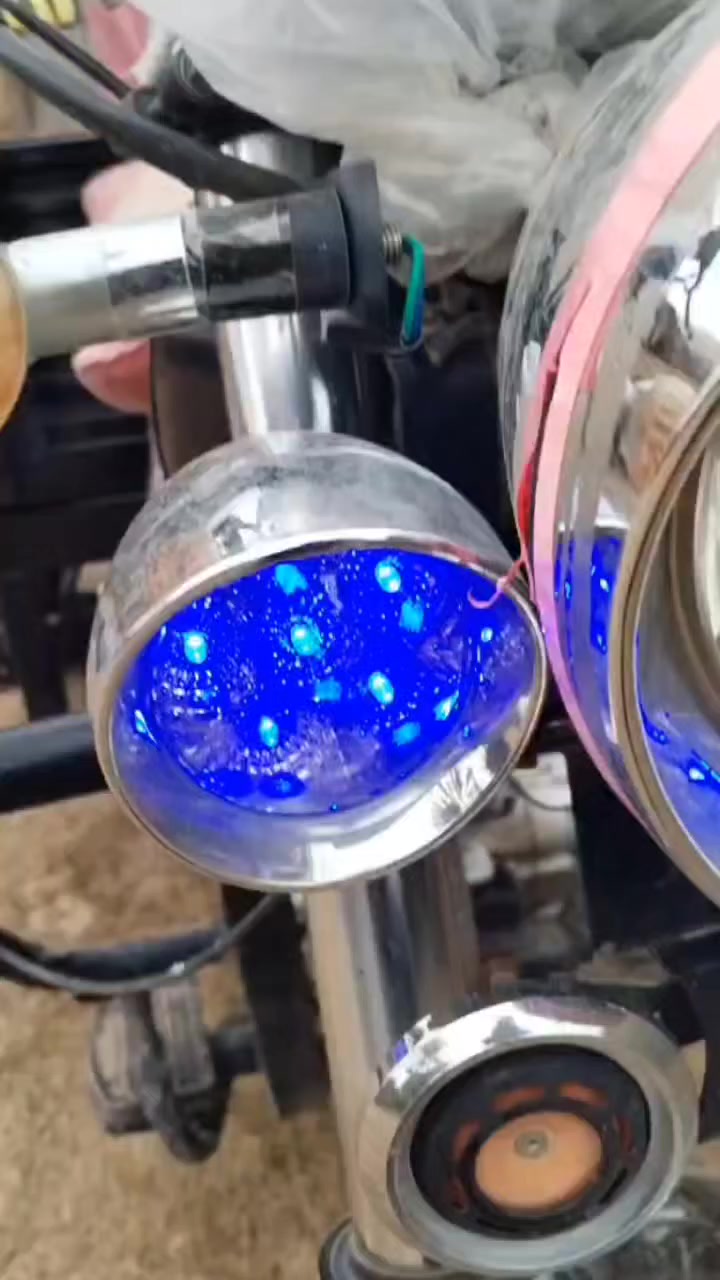 ستوته للبيع مديل ٢٣ أوراق اصولي مكفوله من كلشي السعر مليونين 300 بيهي مجال هاذه رقمي ***********
