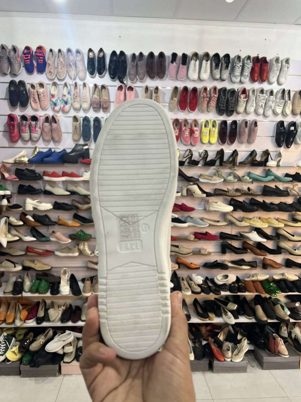 Pace
sala sneakers

بالة أوروبية، جديد

قياس: ٤١
طول: ٢٦

- يوجد التوصيل


**إذا كنت صاحب هذا الإعلان وتريد حذفه لأي سبب، رجاءا أرسل رسالة إلى الدعم الفني**