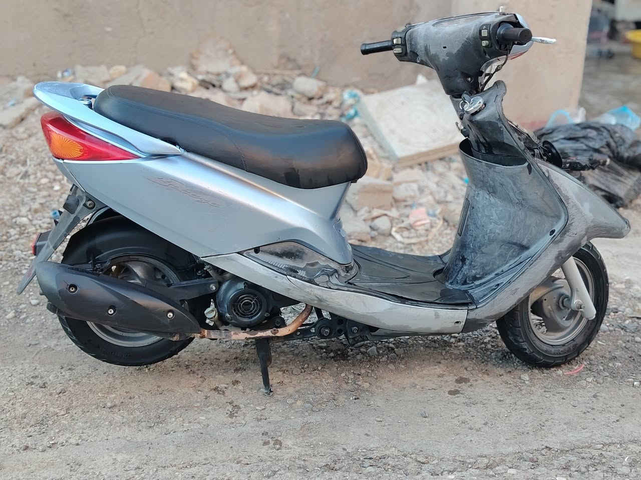 بريز كفاله عامه دراجه تخبل ناعمه شلعه معدل كهربايات شغاله كله كيلو متر شغال كيج بانزين شغال مكينه مكفوله كفراته اصليه ختم واحد ويه السواد معدل تقفل ١٢٥ السعر ٤٥٠ وبيه مجال العنوان بغداد المعامل ***********

