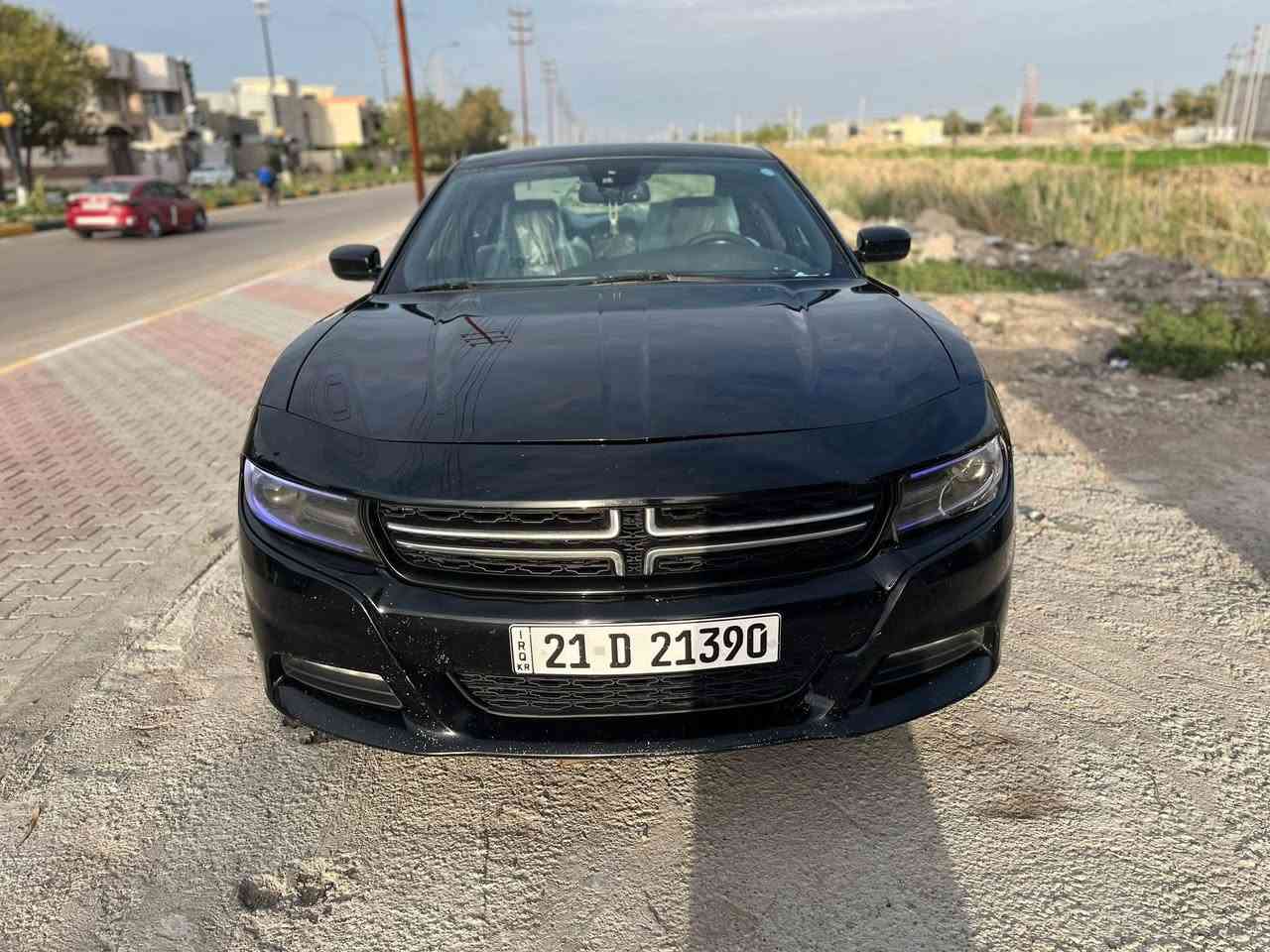 جارجر 2015 sxt كندي اسود
من امريكا كلين تايتل وهنا بالعراق بيها جاملغ خلفي ايمن صبغ 
وبيها شوية من الجاملغ الخلفي الايسر بارد  
بيها شوية شخوص
سيارة جديدة وكاملة ولا كلوب بيها مشتغل وسيارة ما مشتغلة على خط على ايدنا من جتي من امريكا 
ومواصفات ال sxt معروفة
رقم سليمانية كاملة ما بيها اي نقص
 ***********
مكان السيارة ديالى
