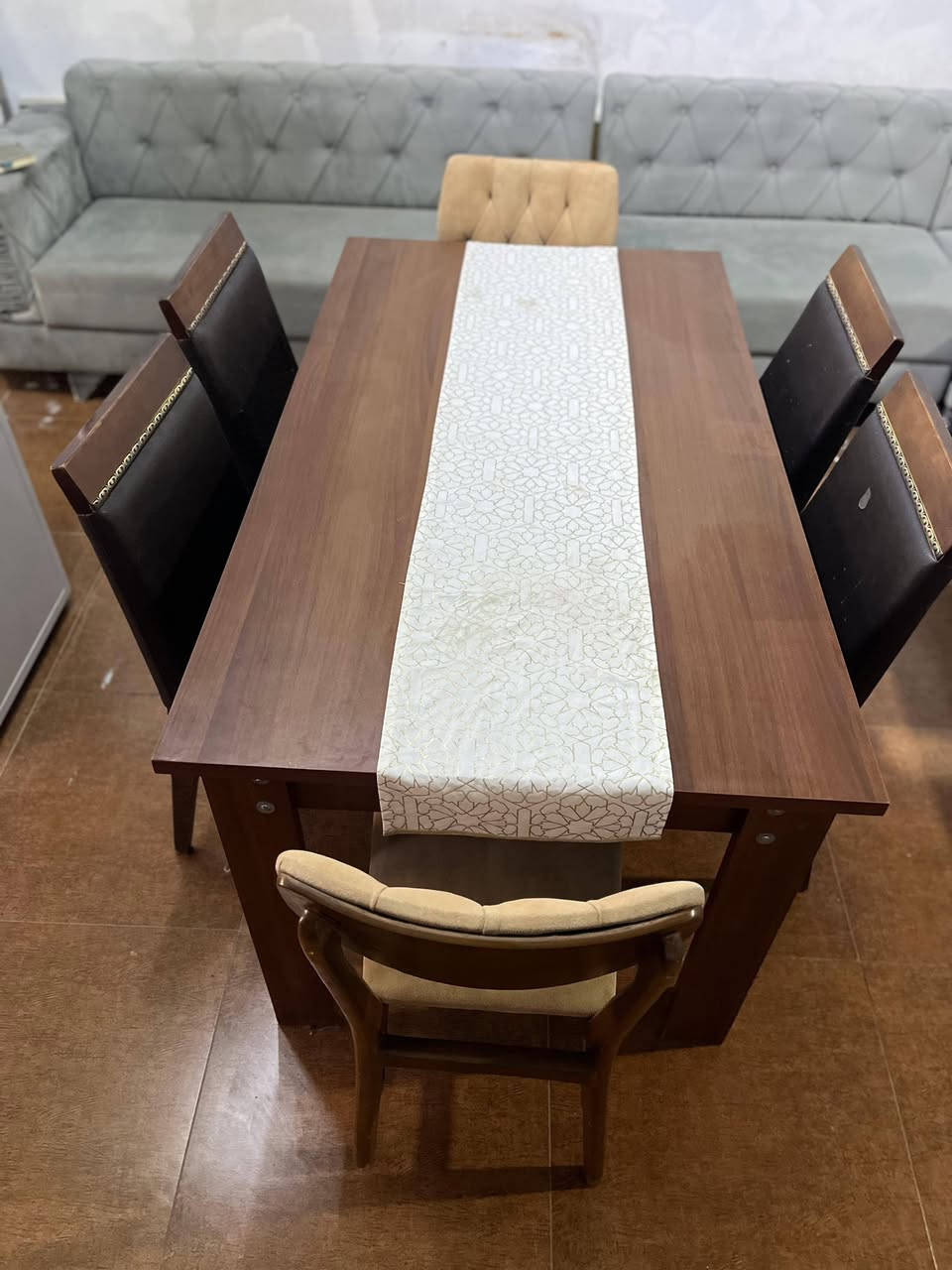 معرض الناي))
أثاث منزلي مستخدم حسب
ماموضح في الصوره
للإستفسار الاتصال على الرقم *********** واتس
او مراسلة البريد الإلكتروني
عنوان سروري قرب ماركة (هه رزان بازارى نوا)
ملاحظه بيع وشراء وتبديل
يوجد توصيل
