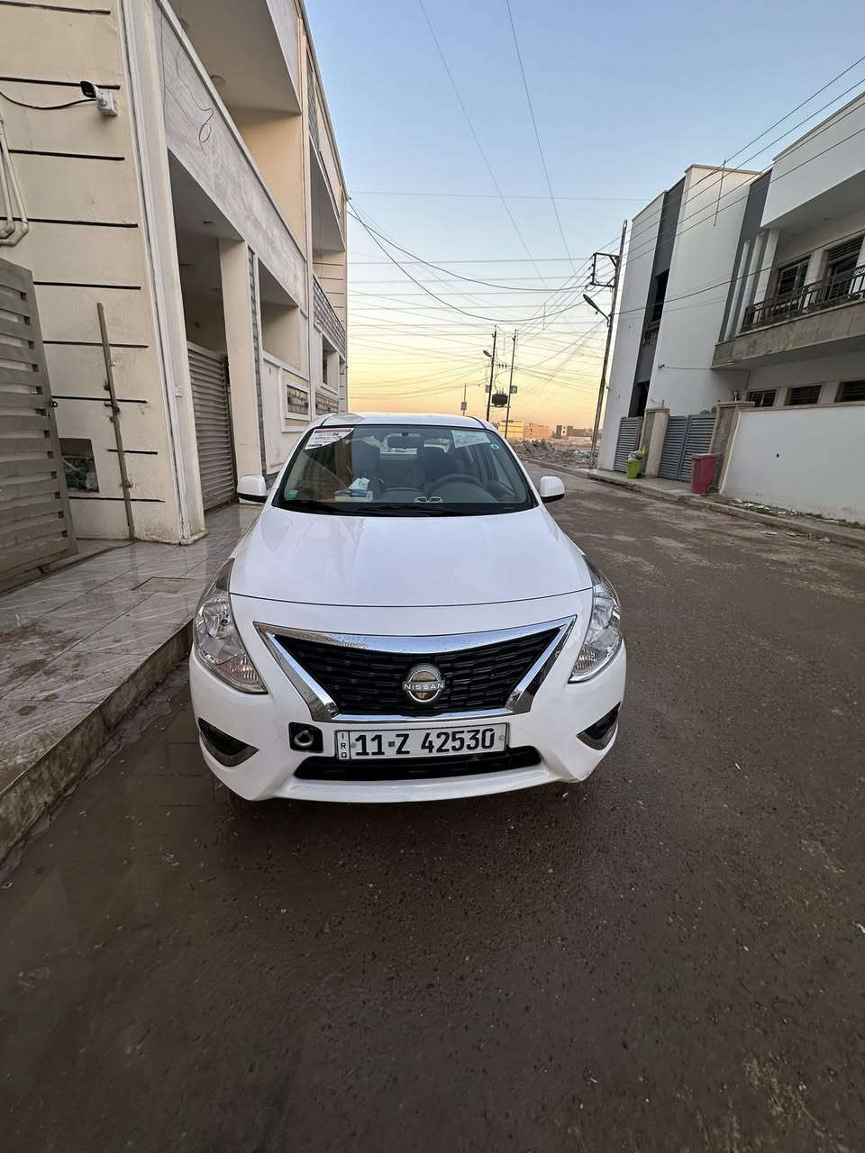 سلام عليكم نيسان سني هندي باليته زركه موديل 24 
ماشية 24 الف شركة السور ضمان3 سنوات كير ومحرك
ضربتها   بدون تصليح شبر من الجاملغ والباب الخلفي بي طعجات   بسيطة وجاملغ الخلفي بي شخط ع كد اربع اصابع  كلهن يرجعن ع بارد 
السعر115 وبيها مجال بسيط
عنوان بغداد الدورة 
***********
