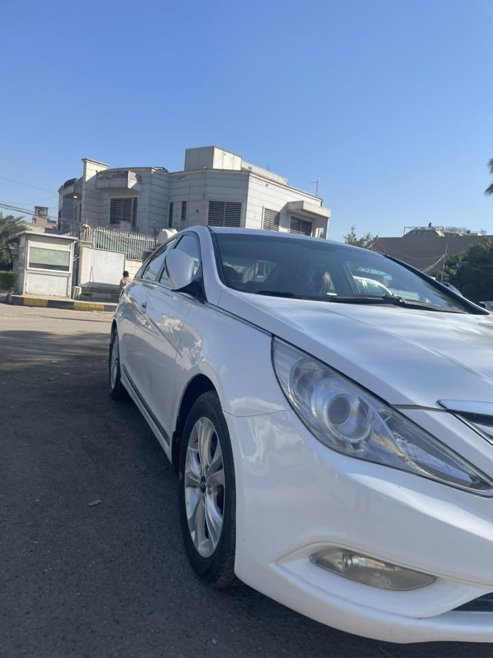 السلام عليكم 
سوناتا 2011 خليجي الشركة العامة ماشية حقيقي 165 الف تحكم جهتين سماعات انفنتي  بيها صبغ قطعتين جاملغ وباب السائق اثر دحجة بسيط وصبغتهم على ايدي درجة اولى وعندي صورها قبل الصبغ محرك وكير بحالة جيدة منظومة تبريد كلها جديدة ويل بلادي وتخم اطار جديد والباتري هم جديد صدر جديد اذاين محرك جدد ادامة كاملة بلكات تخم اصلي ع رقم الشاصي ادامة منظومة البانزين تراي بشرط وين متريد كهربائيات كلها شغال سيارة مال جني اي نقص مابيها مكانها بغداد الكرخ 
السعر (113 )بي مجال جداً بسيط 
*********** 
واتساب ***********
