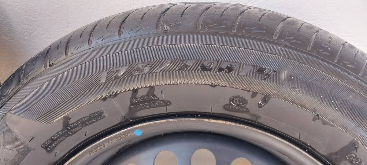 السلام عليكم
تخم تاير اويل 14 نضيفات انتاج ٢٥ 

السعر ١٥٠ 

***********
