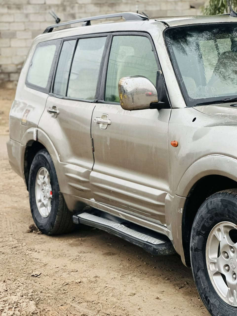 باجيرو ٢٠٠٢ 
مكينه ٣٥٠٠
صبغ حزام 
باسمي
ضررها صاير جهه الصدر بين البابين
رقم بغداد
مراوس او بيع
مع العلم فقط بيها لاستيك ولف  وينزل من سعرها
***********
