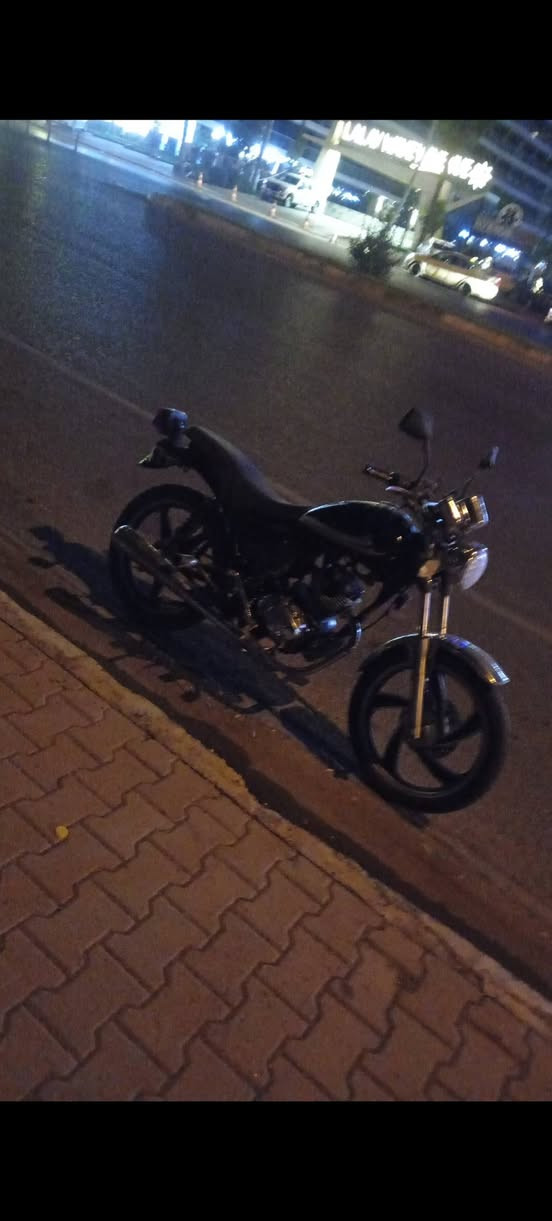 السلام عليكم ورحمة الله وبركاته اخواني اعرض لكم دراجة نارية محرك بارت 200 عيتاني
وشاص دراجة جيني ب٣٥٠ الف مكان اربيل


**إذا كنت صاحب هذا الإعلان وتريد حذفه لأي سبب، رجاءا أرسل رسالة إلى الدعم الفني**