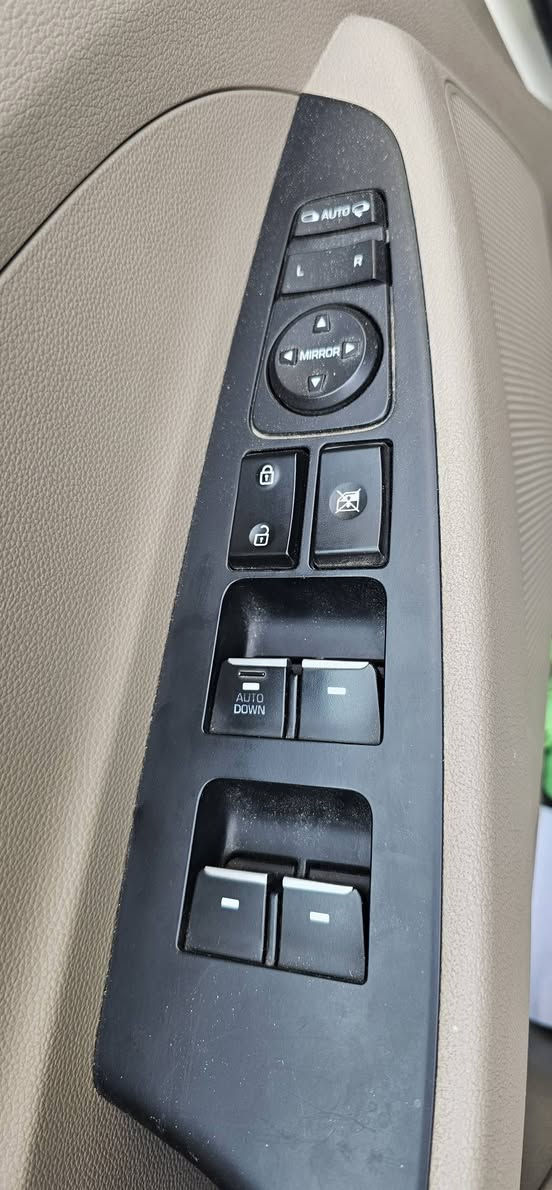 سلام عليكم
توسان خليجي موديل 2020
بدون سبغ بدون بارد 
ماشيه ٦٦ الف  
رقم اربیل  
فول بدون بانوراما 
سعر 225
للاستفسار الاتصال ع رقم ‭***********‬
