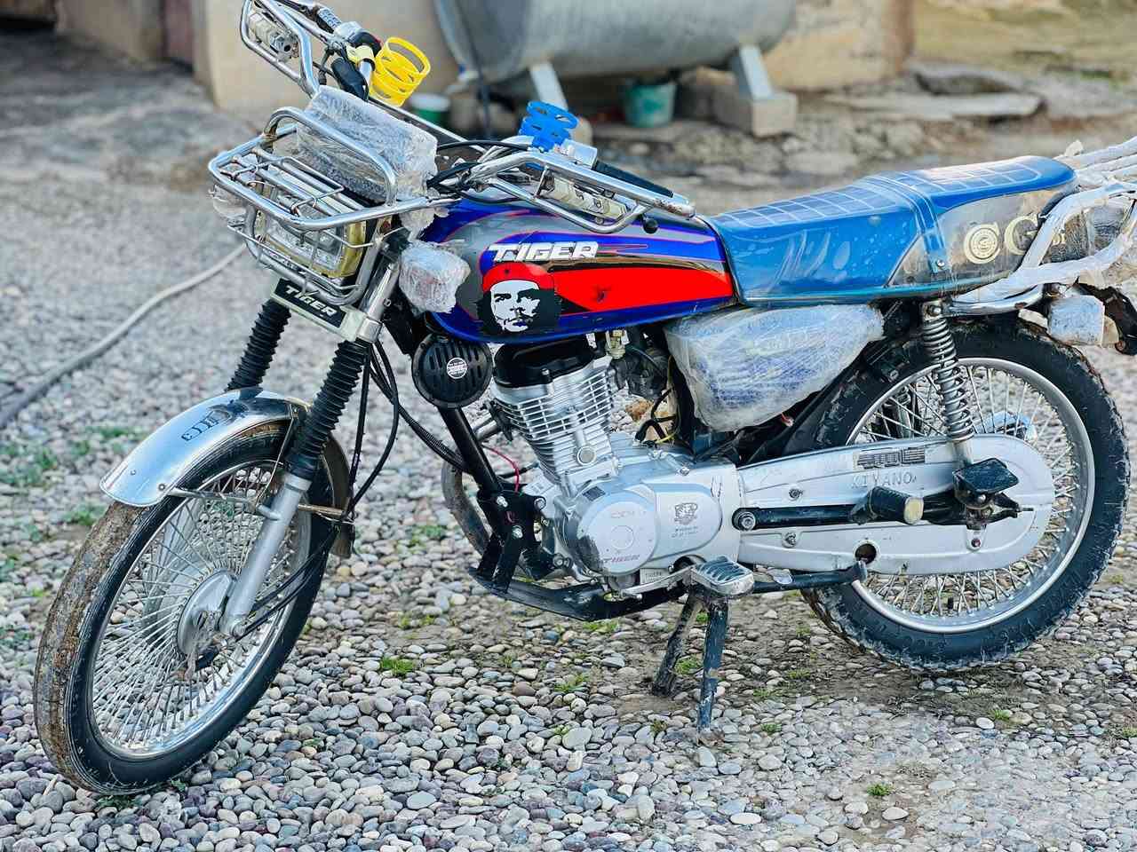 السلام عليكم
تايكر موديل 2020

نشاط فول 

كهربائيّاته كلها شغاله شرط 

مكاني قريت العيثه 

السعر 550وبيه مجال 

***********
