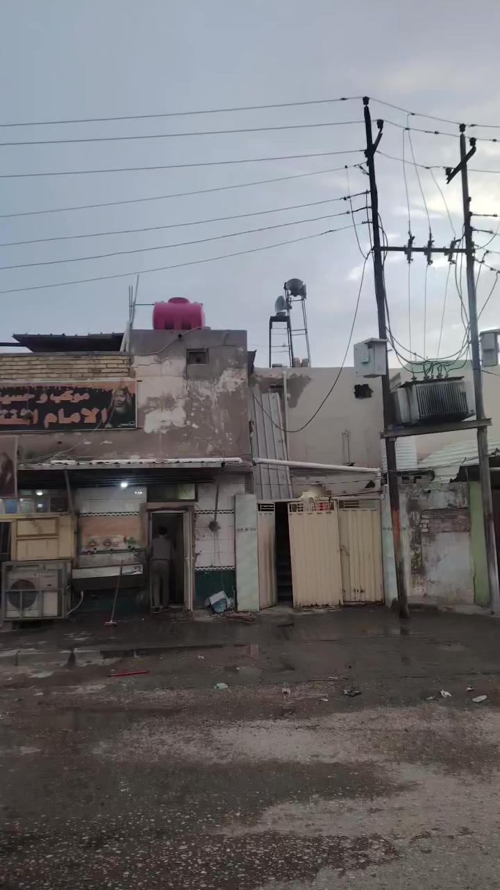 #عقار_تجاري_للبيع بالنجف حي الجزيرة قرب المستشفى الألماني
مساحته ٢٢٠ متر يباع حساب عرصة.
بي بيت و شقة و حسينية
لتفاصيل اكثر و السعر راسلوني وبالخدمة
*********** واتساب فقط
او عالماسنجر 👈 زين العابدين الكرعاوي
