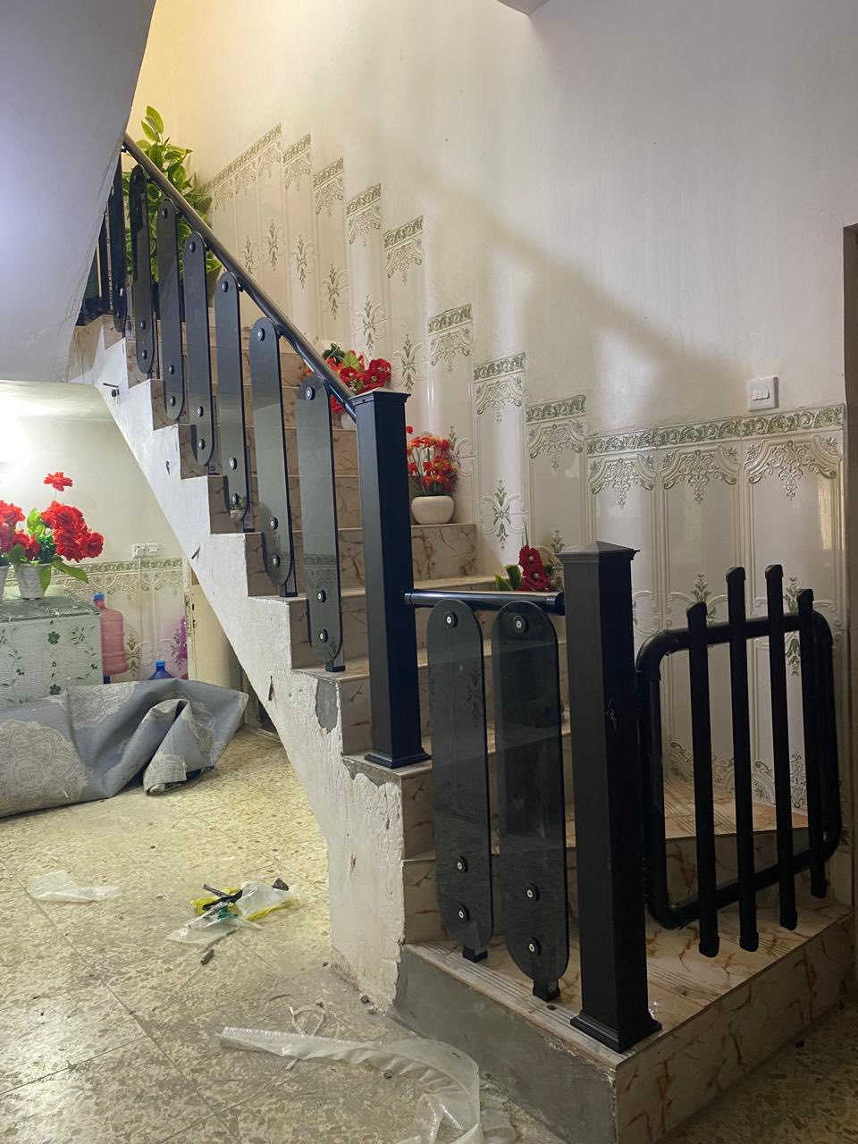 عمل المنيوم مطابخ محجرات درج ابواب شبابيك
للاستفسار ***********
