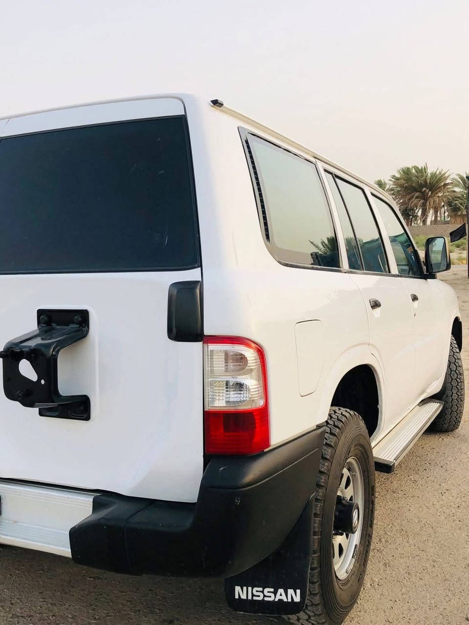 السلام عليكم للبيع فقط نيسان بترول سلك  موديل ٢٠٠٣محسن داخل ابيض مكفوله كفاله عامه فقط اقل شبر رش ب جاملج الايسر مكانها ميسان نضافه فول فول السعر ١٥٠ وبي مجال حگ الجيه الشراي فقط يتصل رحمه لهلكم متواجد عشريحه واتسب ***********
