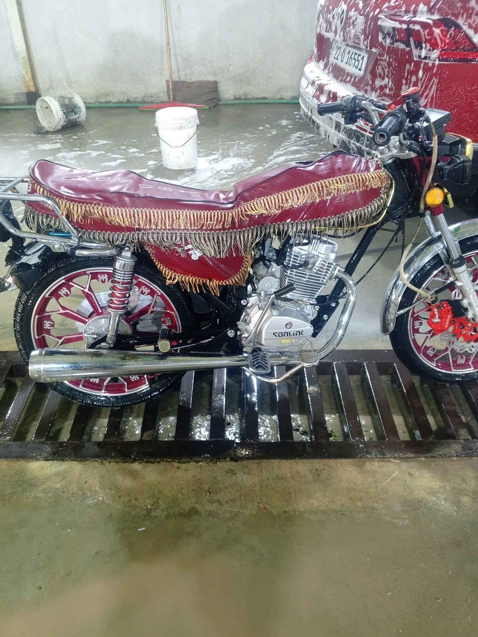 سلام عليكم دراجة 25دراجه تخبل بعدها مابيها اي شي بس تشغل وتركب سعر 800وبيها مجال ***********
