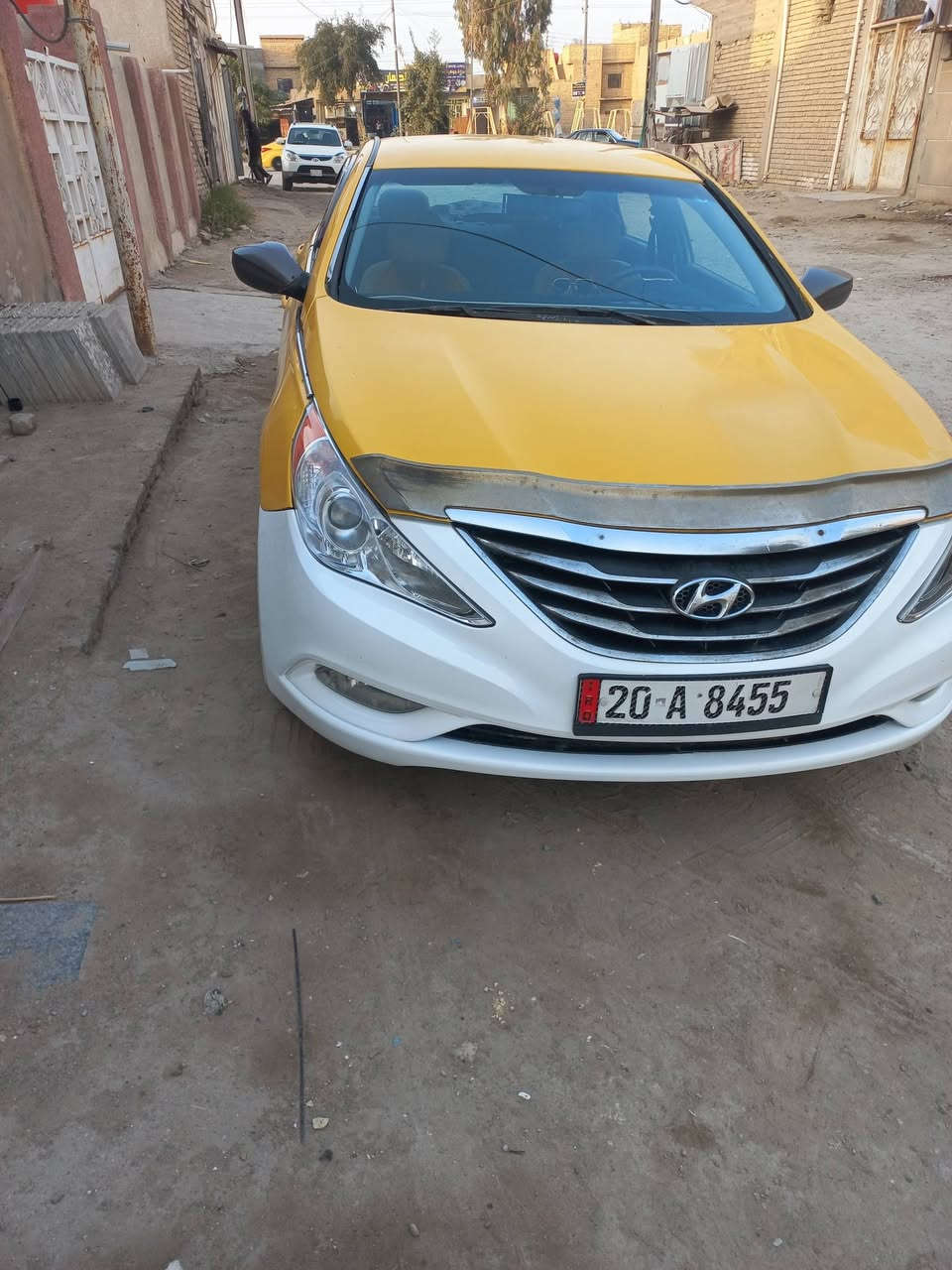 السلام عليكم سوناتا مضلع موديل ١١ وارد أمريكي
حادثها باب وجملغ جهة السايق وجاملغ الخلفي وشوية من البنيد 
والباقي شواصي تكم والقمارة مكفولات 
كير ومكينة مكفولات 
تبريد شغال 
تخم تاير جديد 
مسويلها ادامة صيانة كاملة وبيها ملاحظات بعد 
صدر خلفي نظيف والامامي نص عمر 
سيارة حلوة وجاهزة للشارع
بأسمي تحويل ثاني يوم سنويه 
سنويه لل٢٨ 
سعرها ٨٣ وبيها مجال ***********
***********
