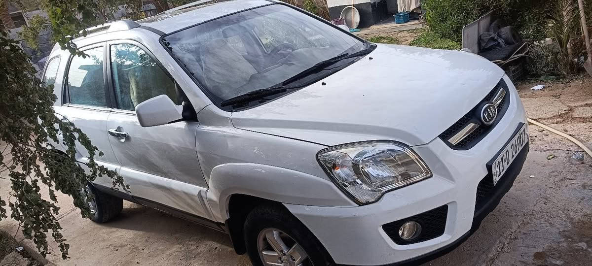 سبورتج 2010 خليجي فول مواصفات شاشة كامرة وشاشات بالكشنات وفتحة وحساس خلفي محرك 2000 مكفول من التنقيص والبخار وكير مكفول تبريد ثلج وتدفئة نار ضرر جامرلغ وبنيد البنيد امبدل نفس الون وصفحة السايق رش بدون معجون للجمالية
ماشية 178 كيلومتر 
 السعر 103 مكاني ديالى خان بني سعد 
***********
