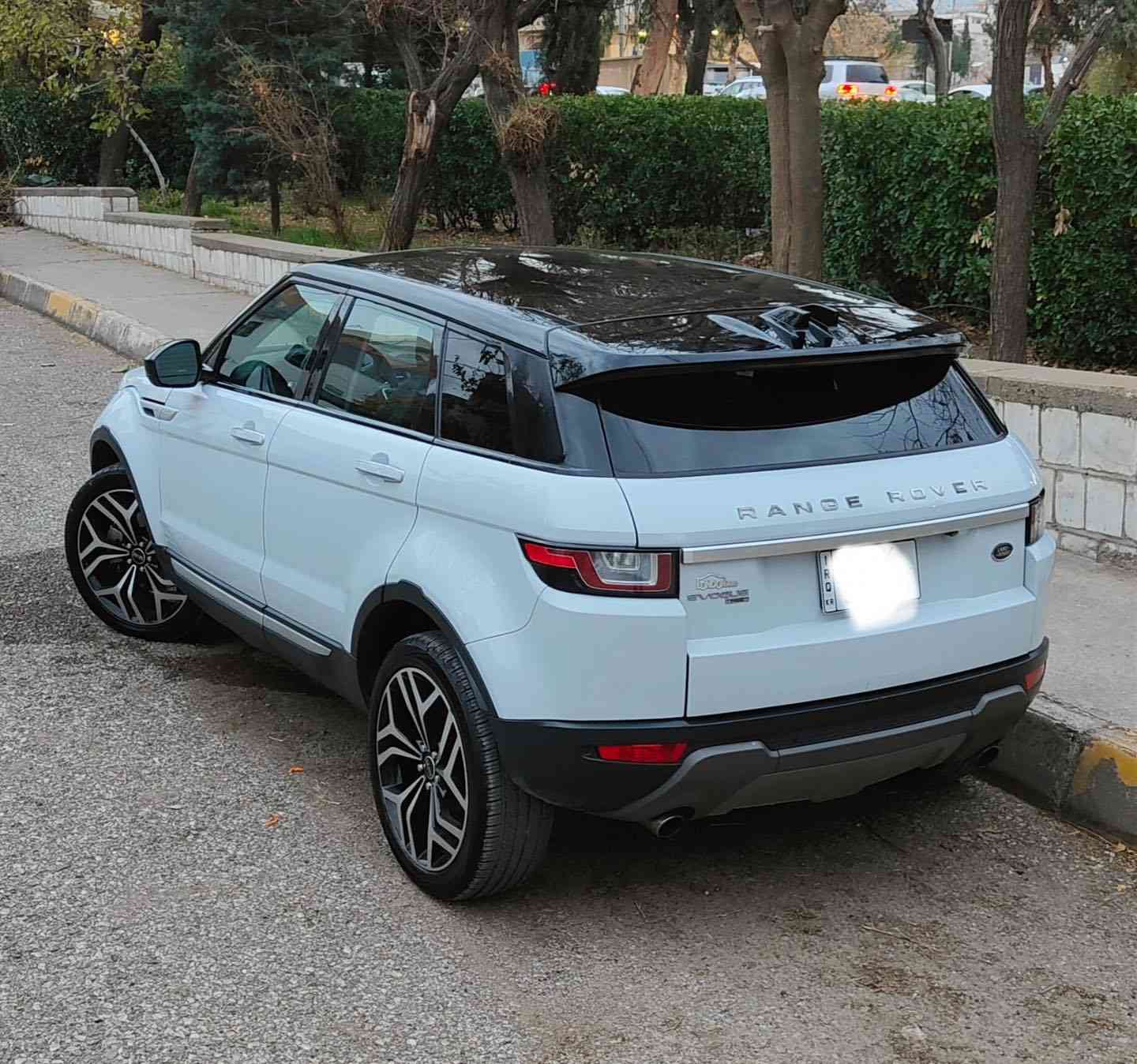 ڕانج ڕۆڤەر ئیڤۆک 2018

بۆ زانینی نرخ 
لایکی پەیج بکە و کۆمێت بکە نرخت پێدەگات 

4بستۆنە 
44000کم ڕۆشتووە 
یەک پارچەی بۆیاخە 
ڕەقەم سلێمانییە
فول مۆسەفاتە 

سەیارەکە لە سلێمانییە 

ژمارەی خاوەنی 
***********
