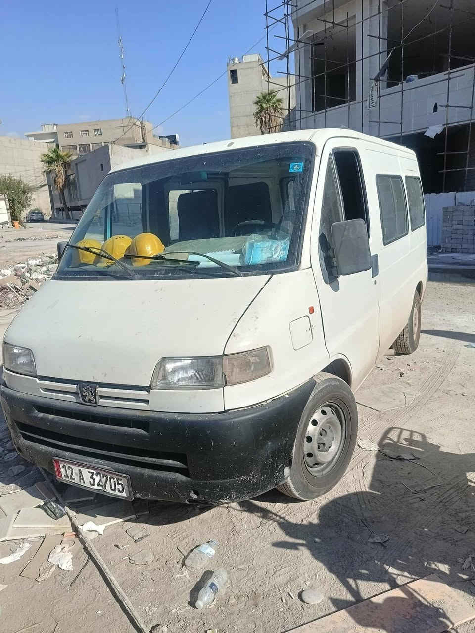 السلام عليكم. بيجو حافله للبيع السعر 60بيها مجال
كير و مكينه مال حاويه 
طخم تواير جدد اترايك وين ما اتريد هيه غرامات صفر سنوية جديد السياره جاهزة.. 
***********
***********
