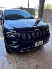 سيارة جيب شيروكي لمتد للبيع موديل 2017 لون اسود نظيفة مثل ما بالصورة  ...