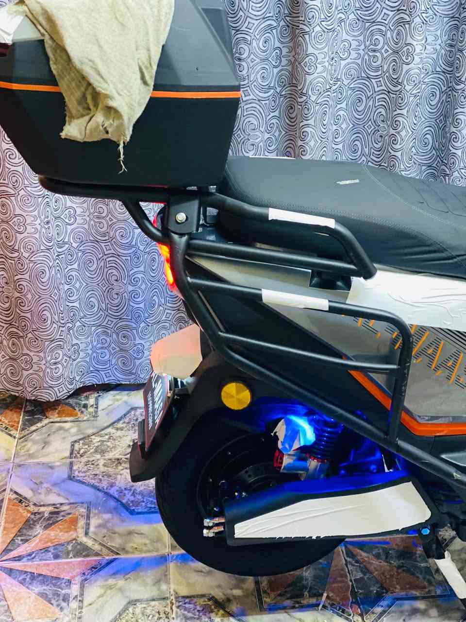 سلام عليكم دراجه شحن الماسه 2025للبيع نضيفه مستعمله بطاريات 🔋عل فحص صارله شهرين من انشدات كهربايات كله شغاله سعر 950اوبيها مجال العنوان الرمادي السكان القديمه التصال عل رقم ***********
