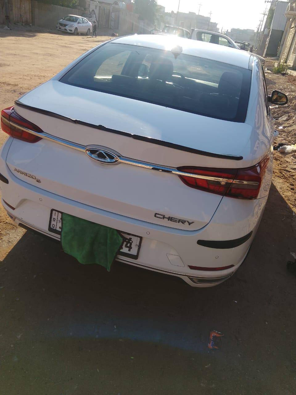 السلام عليكم
شيري  اريزو مديل 22
محرك 1500  تيربو فول موصفات شاشه كامره حساسات تحكم استيرن اشاره بالمري ماشيه ٦٨  
كير محرك تبريد كفاله تخم تاير جديد شرط حداديه جديده 
السياره بيها اطراف البابين  صبغ بالدوسه يم صفحه السايق  بدون ضرر داخلي سياره جديده رقم جديد هزه السعررر.   130 وبيها مجال 
مكاني بصره 
***********
