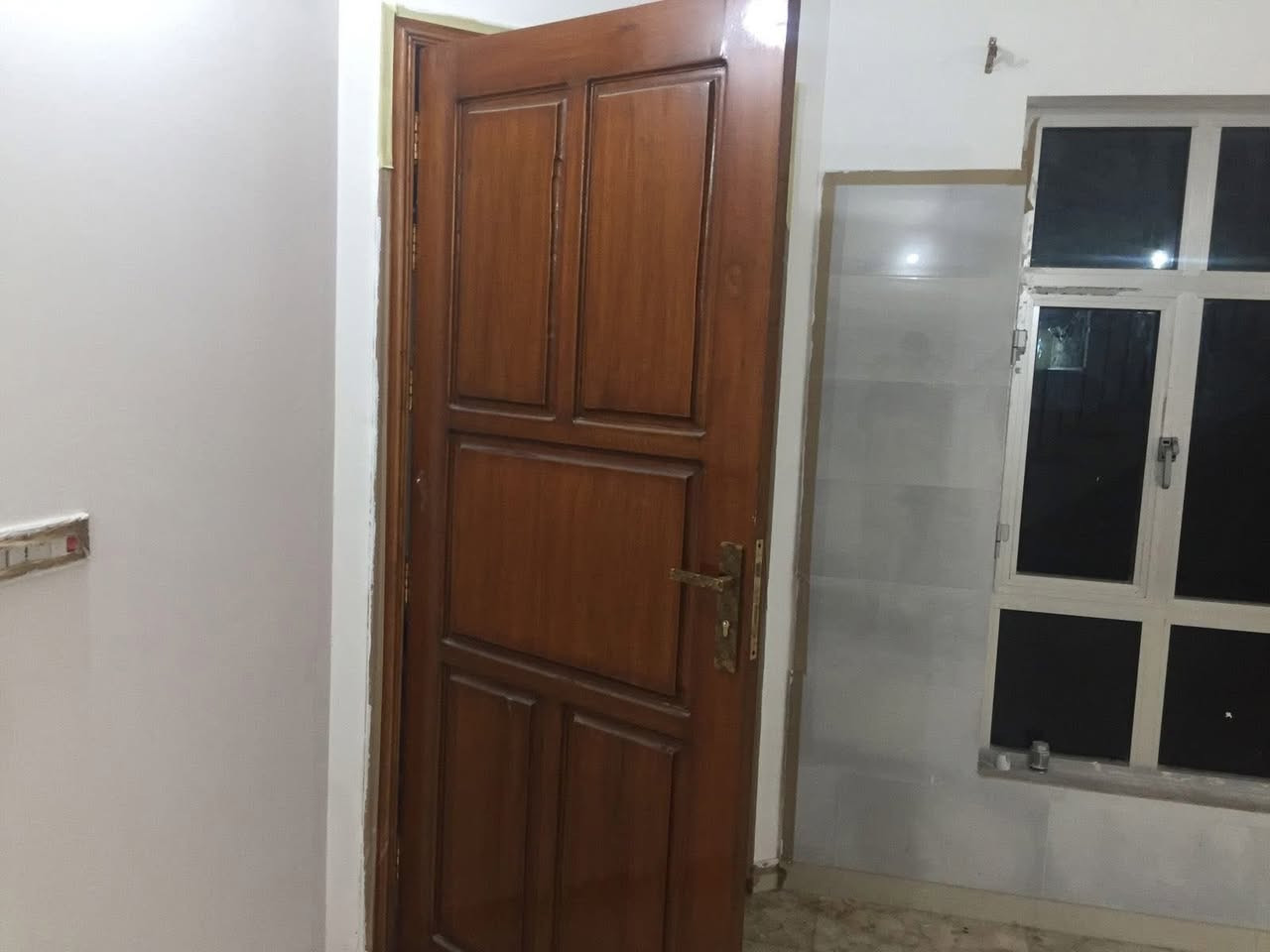 � للإيجار في السيدية 🏠
يتوفر بيت للإيجار مساحة ٥٠ متر
📌 الموقع: السيدية
يتكون من:

🛏️ غرفتين نوم
🛋️ صالة مفتوحة على المطبخ
🚿 خدمات
💰 الإيجار: 🏦🏦

📞 للاستفسار والاتصال:
***********

.
