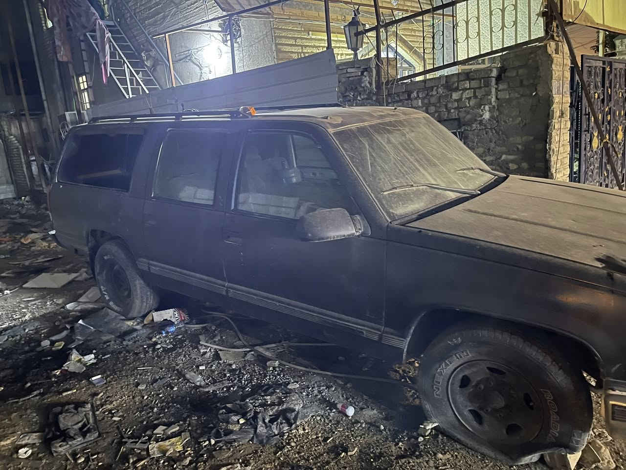 السلام عليكم سيارة جمسي مويدل 2000
كوم حديد السعر 15وبيهة مجال 
***********
