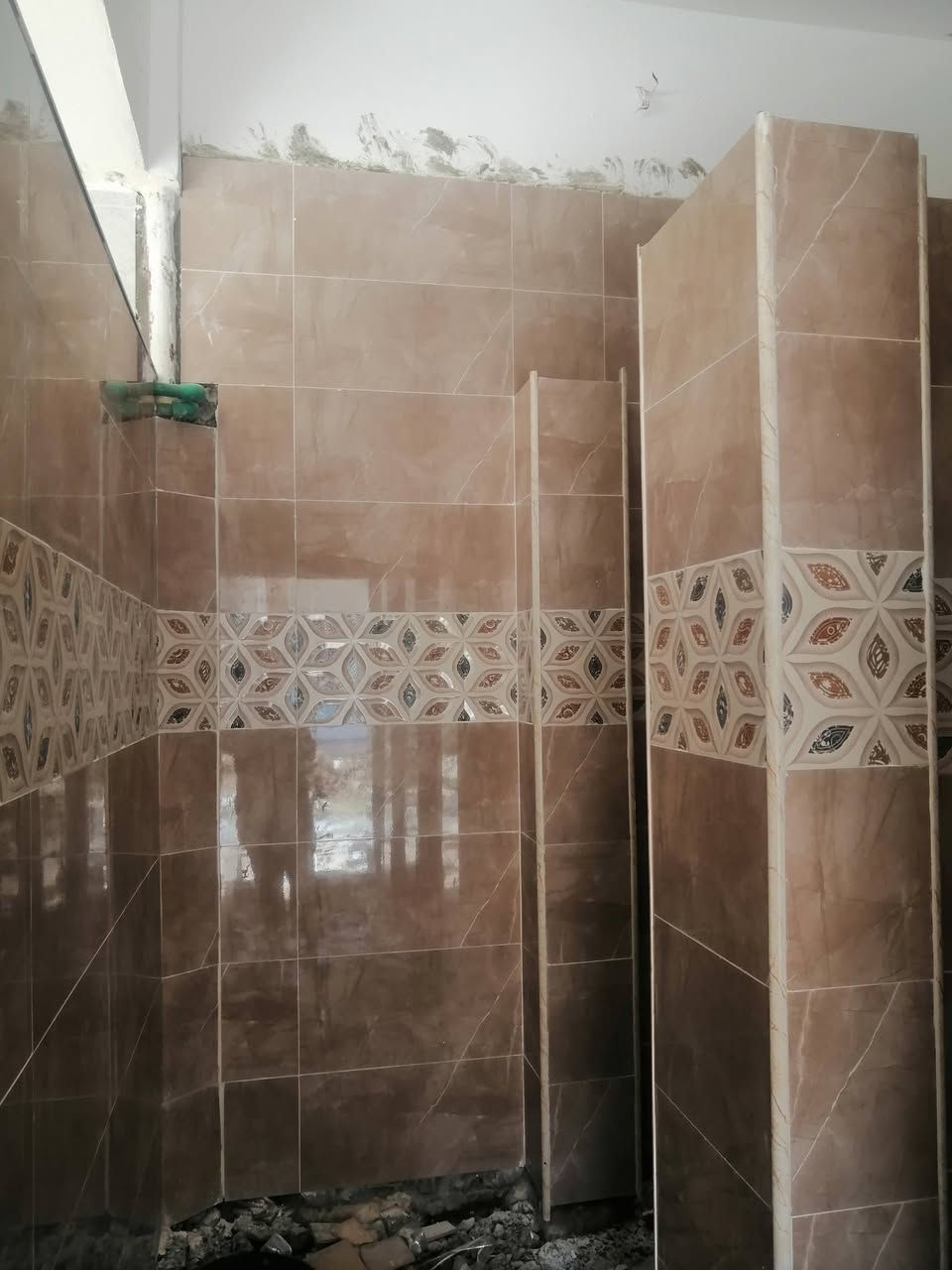 السلام عليكم ورحمة الله صفاف ارضي وجدار وكبنات نشتغل اسعار مناسبه جداََ داخل الموصل فقط/*********** /***********

