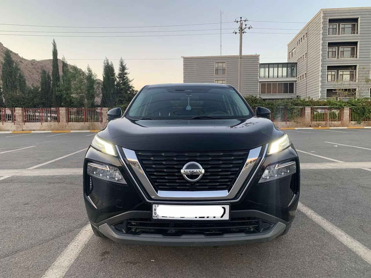 نیسان رۆگ 2021   رەنگ رەش  مواسەفات SV
قەبارەی مەکینە چوار پستۆنی مەرغوب 2.5L
سویچ بەسمە  شغال رادار هەرچوار لای پئێنج کامیرە لایت لید سوکان ڤۆلیۆم
ئۆتۆ ستۆپ auto stop
چوار مۆدی لێخوڕین eco standards sport 
شاشە گەورە چوار دەرگای دوگمە و بەسمە
ئاگادارکردنەوە لەخەتی جادە 
تحدید سرعە لەسەر سوکان
ئاوێنەی رادار لەکاتی پێچکردنەوە و بوونی سیارە
٥ کامێرای ٣٦٠ پلە
برێکی ئۆتۆ هۆڵد auto holding
برێک بەسمە smart breaks 🤖 

لەکاتی رۆیشتن ئۆتۆماتیک دەرگاکانی داخرێ 
سەنەوی نوێیە تا ٢٠٢٩
ژمارەی سلێمانی ساڵانە بەناوی خۆمەوەیە
چوار تایەی تازەی لەژێرایە
گێر و مەکینە بەشەرت
بەس قەپاغ سندوقی بۆياغە
ناوی نەگرتووە ئەرباگی نەتەقیوە بەشەرت
سەیارەیەکی توندو تۆڵ و بێ مەسرەفە

ژمارەی خاوەنەکەی 
*********** رانية, السليمانية
