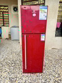 ثلاجه 12قدم شغاله السعر 130الف مكان جسر ديالى  07804782114