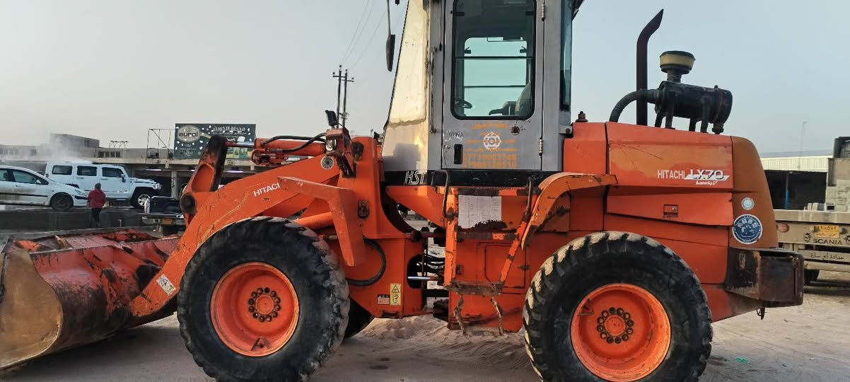 السلام عليكم لبيع شفل هيتاشي ٢٠١١ رقم بغداد الماني سنويه جديده بسمي مكفول مكينه كلها عل شركه دفع رفع خير من الله لاصرف ولاتبخير شرط تحويل مباشر *********** سعر ٢٢٥
