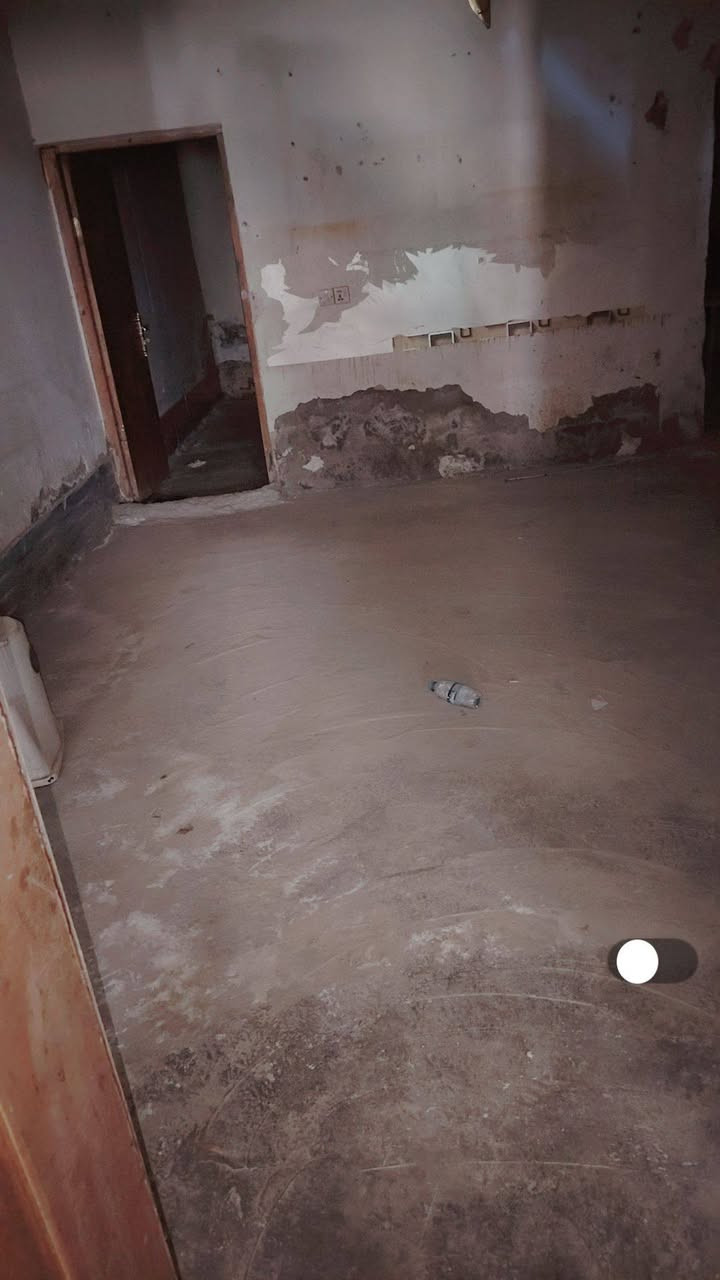 بيت للايجار بحي البساتين
قرب اسواق الصدرين يم مضمد شامل
التواصل مع صاحب الرقم
***********
