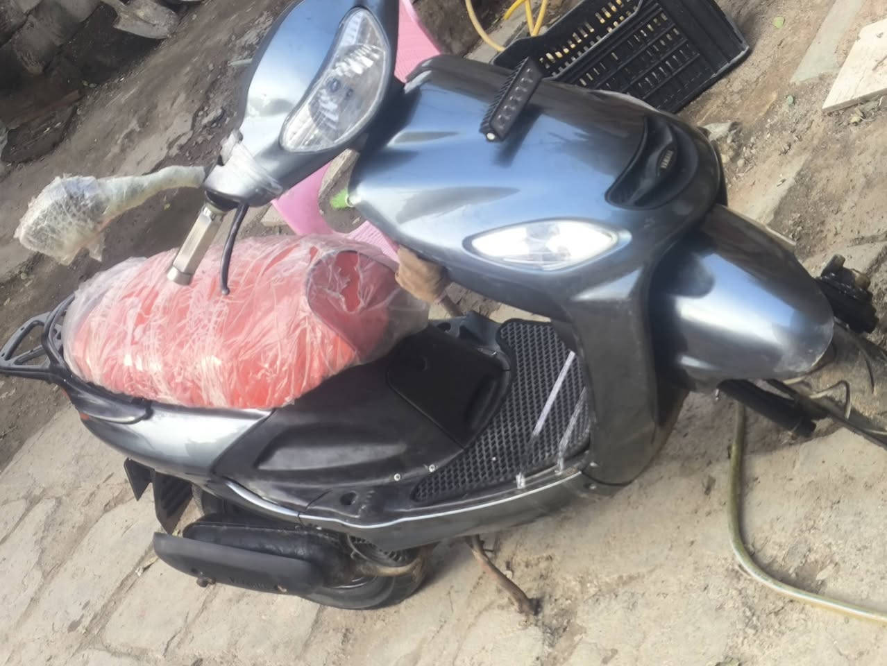 السلام عليكم دراجه اكزز البيع مجفته مره وحده تجفيت اصلي كص شغاله كامله مكمله نكرت سلف الدراجه السعر 600 بيهه مجال حك الجيه *********** واتساب موجود الدراجه مال جناي
