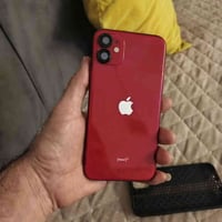 ايفون 11 عادي  نضيف جدا مكفول من الصيانه. للبيع مكاني كراده مريم السعر...