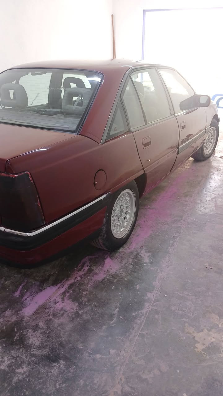 اوبل اوميكا ٩٢ صبغ عام بدون حادث كير كحرك على الفحص سنويه الى ٢٧ سعر ٣٥ وبيه مجال ***********
