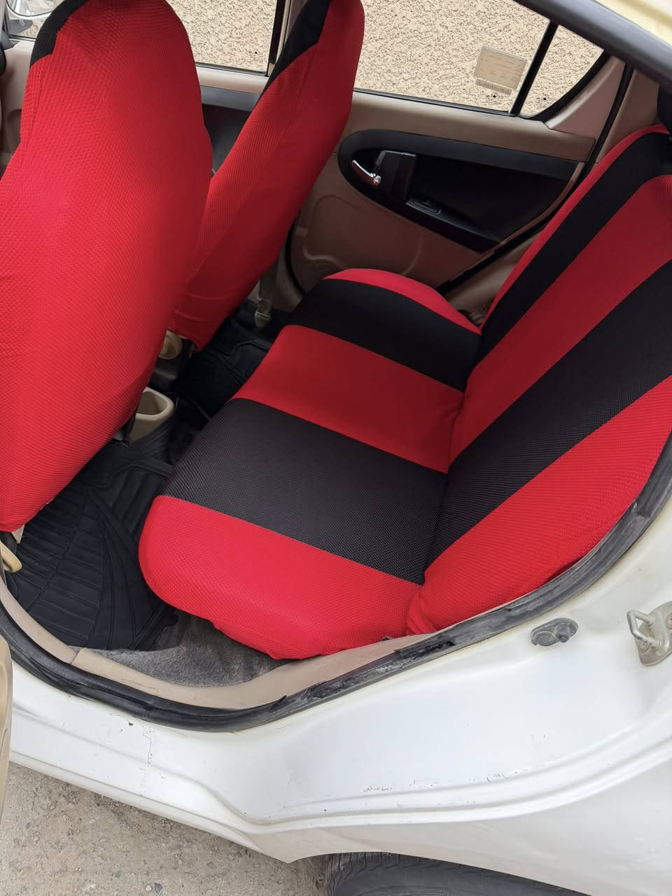 سلام عليكم
باندا 2012 رقم بغداد 
مكينه كير مكفولات 
تبريد ثلج 
تدفئه 
حداديه نضيفه تخم تاير جديد 
صبغ هلالات اماميه فقط 
سعر 55 وبيه مجال مكان بلغدير 
***********
