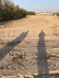 مزرعة 10 دونم • بير مايه • 4 مخازن مؤجرة