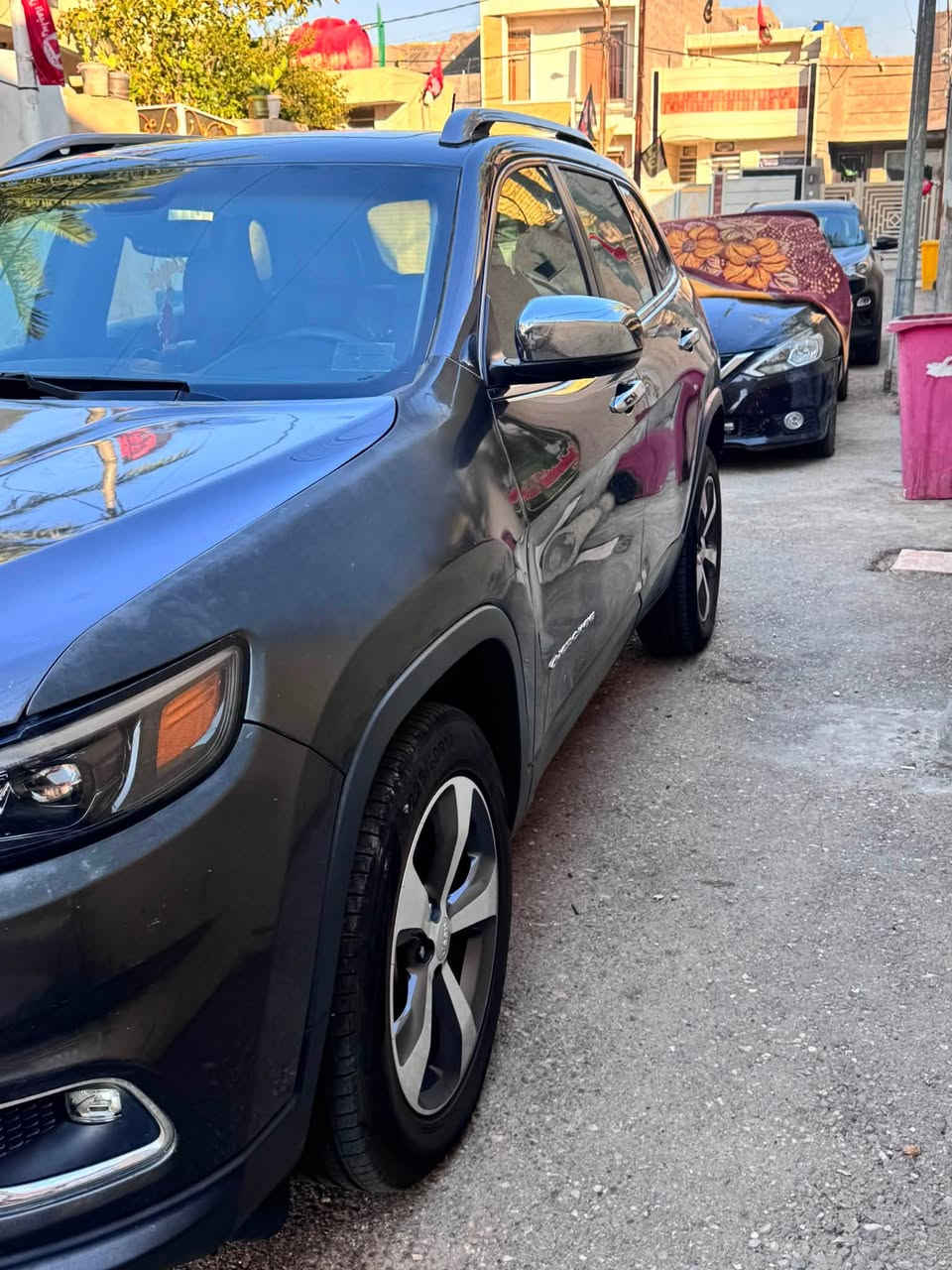 🚘 للبيع – جيب شيروكي ليمتدد أعلى فئة 
💰 السعر: 118 $
🔹 الموديل: 2019
🔹 المحرك:  2000 تيربو 
🔹 الاستيراد: وارد أمريكي
🔹 رقم السيارة: واسط
🔹 مكان السيارة: واسط ـ مركز الكوت 
✨ المواصفات
✅ بصمة للأبواب الأربعة
✅ تشغيل عن بُعد (Remote Start)
✅ مثبت سرعة
✅ رادار أمامي
✅ مانع انزلاق
✅ نظام تعليق ذاتي
✅ مصابيح أمامية LED
✅ حساسات ضغط الإطارات (TPMS)
✅حساسات خلفي ستوب اوتوماتيك 
✅ كشنات كهربائي 
✅ فتح وغلق الجنطه كهربائي 
✅ المرايا الجانبيه قلاب مع البگ
✅ تخم اطارات جديد 

📌 حالة السيارة
✔️ الحادث بنيد وجاملغات الامامية .
✔️ يوجد خلل في المحرك لكن يعمل 
💵 السعر المطلوب: 118 $
للتواصل رقم الهاتف ‏***********‏

