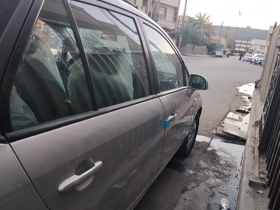 كيا كارينز محرك وكير جديد تبريد ثلج قطعتين داخل صاج سياره مصبوغه حزام جماليه بدون قماره وبيها ملاحضات بسيطه بلكشر موضحه صدر امامي تخم تاير باتري 7 راكب محرك 2000 دوش مكانها بغداد كرخ سعرها 85 وبيها مجال بسيط *********** بغداد, العراق
