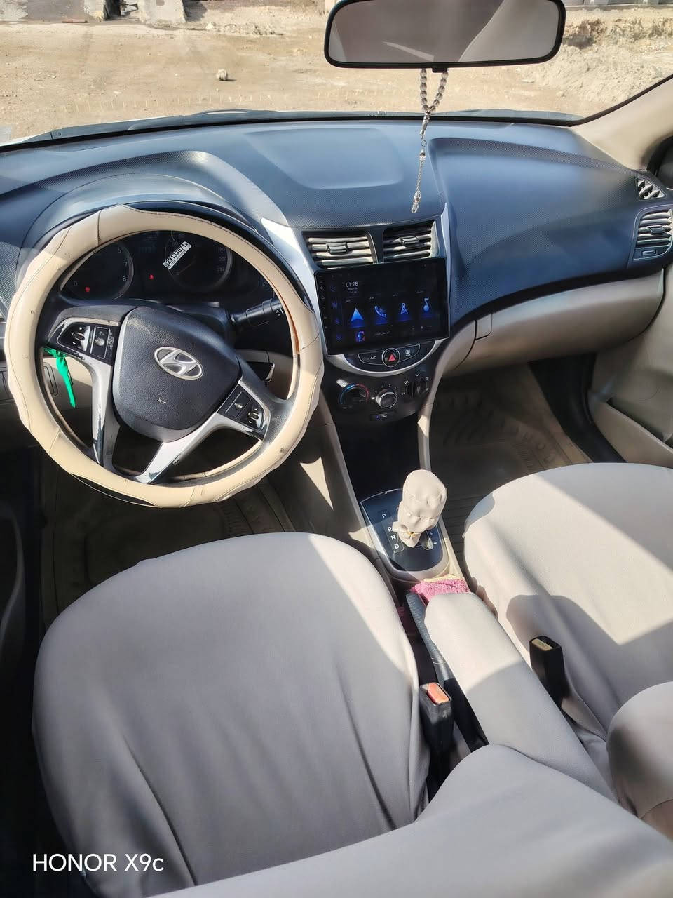 أكسنت موديل 2016
محرك ١٦٠٠ دوش دبل قطرة المرغوب
فتحة سقف 
تحكم ستيرن
تخم تاير جديد ويل البلادي 
حداديه جديده 
شاشه وكامره  
سياره باسمي رقم نجف   
مكانها الكوفة 
السعر ١٢٠ وبيه مجال لشراي 
رقم  الهاتف ***********
