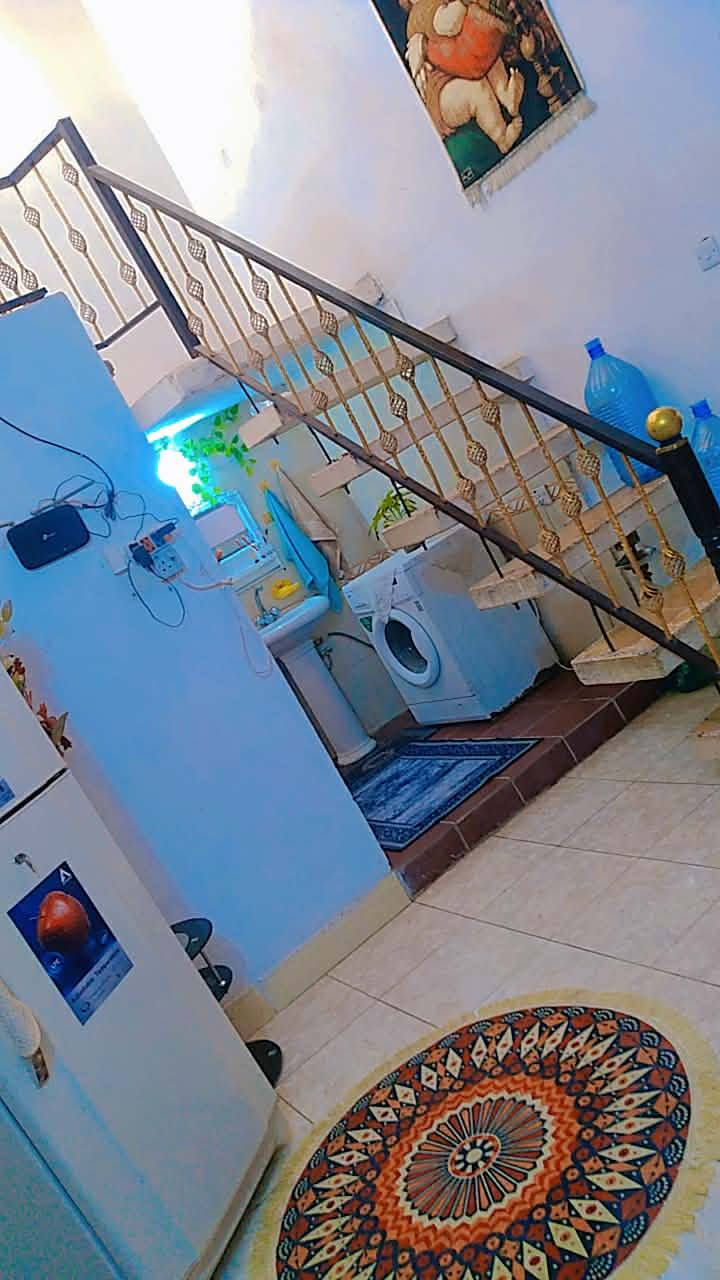 بيت للبيع خانقين بختياري اول قرب الملعب الخماسي ٢٠٠م سيراميك نظيف جدا غرفتين نوم استقبال هول داخلي مطبخ الكاونتر مع البيت سعره ٣٢ وبي مجال هذا رقمي ***********
