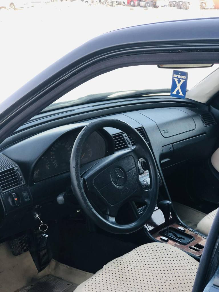 مارسیدز مۆدیل97گیڕو مەکینەی ئەڕنەب دونێو چوار تایەو ویلی لۆک تەبریت ساردو گەرم بە شەرت تەقەو ڕەقەی بەشەرت سەیارەکە بیمەسروفە ڕەقەم سلیمانی تەحویلو غەرامەی بەشەرت ژ.م*********** كالار, السليمانية
