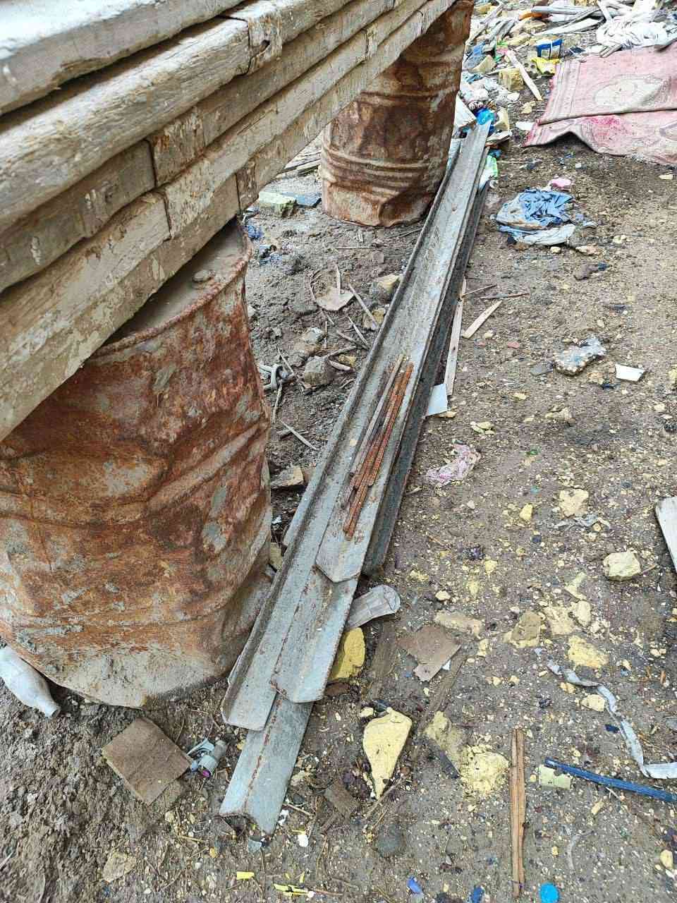 السلام عليكم
سكلة للبيع
تتكون من 11 سوبيها ارتفاع 3 متر وارتفاع 2 متر
و17 دراب. ارتفاع 4 متر و3متر و2متر
وهنكلاين 6
عرباين 4 
سعرهن  مناسب الي يريدهن يتصل
***********
