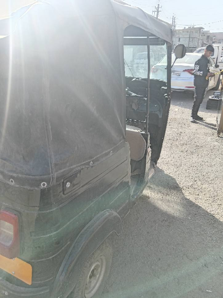 تكتك 18 معمرة دوس امامي وخلفي كهربائيات شغالة اوراق موجودة 7 بس مكاتبة التكتك مكفولة من السرقه فقط مكينه مجفته شغالة گبل للشارع ***********
جوة الاربعة مابيع مامتواجد ع الفيس 
مكان بغداد الجديدة بغداد, العراق
