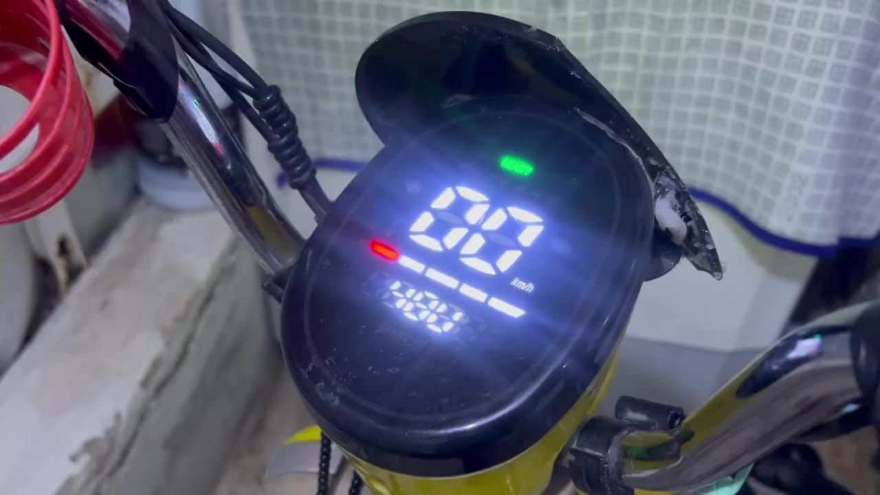 ‏سلام عليكم دراجة ￼ ‏شحن للبيع دراجة بطاريات جديدة سعر 125 رقم ￼***********￼
