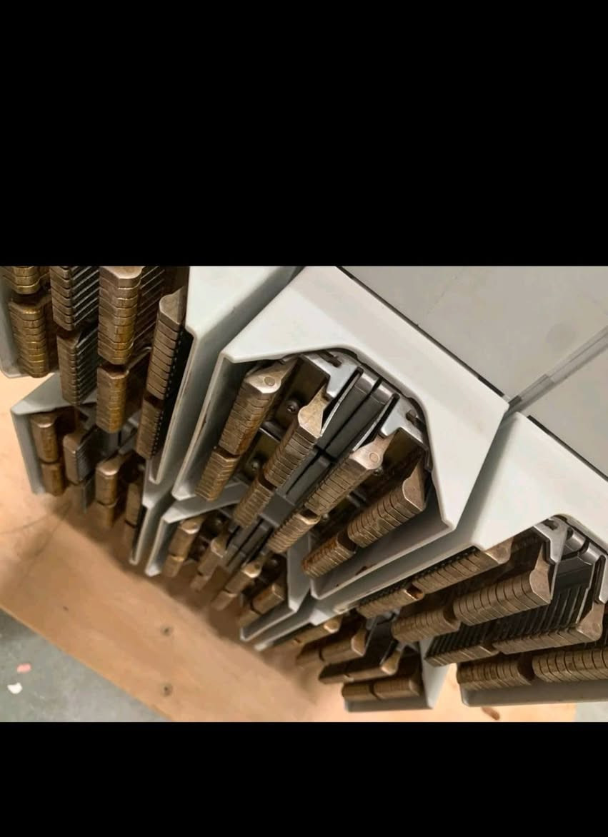 السلام عليكم
 هذا قاطع دوره  هوائي 
ايطالي مستعمل لبيع
 ABB SACE Emax2 E2.2S-A
3Pole
3Phase
1600 Amp
السعر 4000 دولار


**إذا كنت صاحب هذا الإعلان وتريد حذفه لأي سبب، رجاءا أرسل رسالة إلى الدعم الفني**