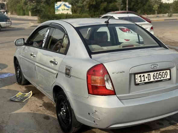 السلام عليكم للبيع اكسنت موديل 2010 السياره محرك كير خير من الله تبريد صدر امامي خلفي دوشمه شاشه كيج حماوه وعداد السياره باسمي بيهه فقط جاملغ خلفي الايسر ولهلال بدون معجون صبغ بغداد البياع السعر 97 وبيهه مجال 
الاستفسار اكثر ***********
