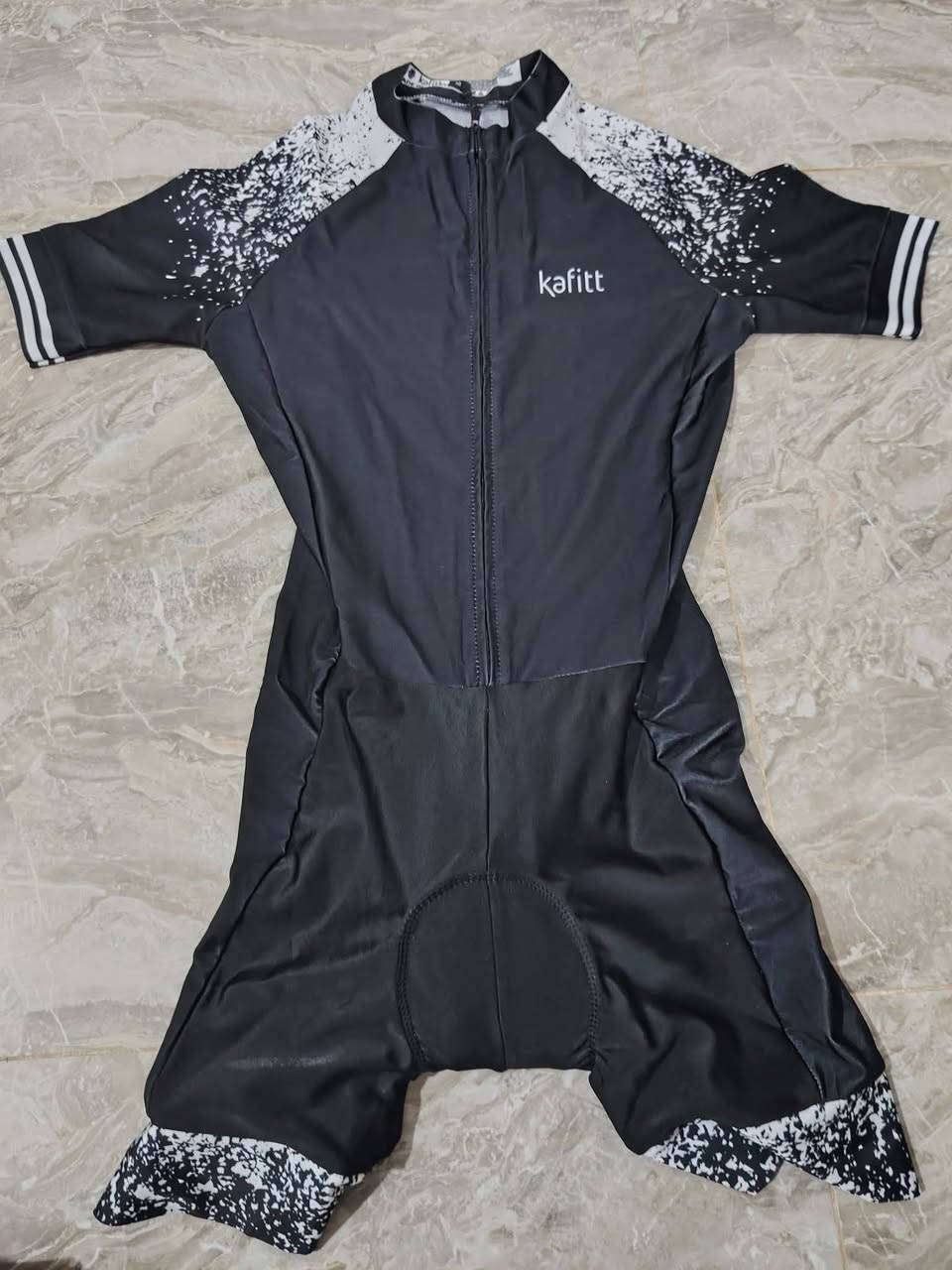 كل قطعة وسعرها 
واتساب : ***********
