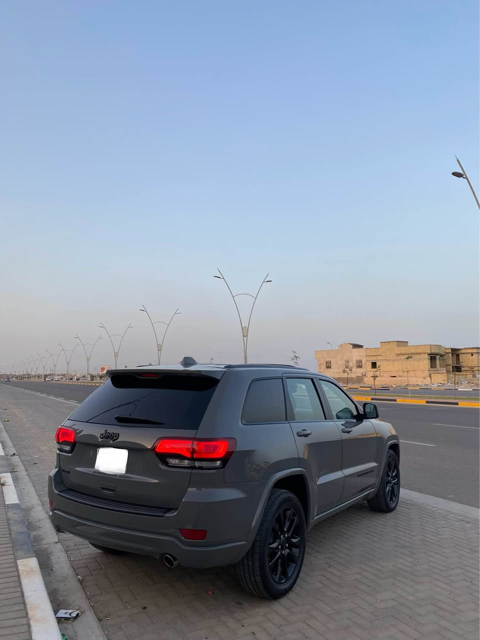 - ﻿جيب كراند شيروكي (بلاك توب) 2020
- ﻿ماشية 47.500mi  
- ﻿بصمة و بصمة ابواب
- ﻿دفع رباعي 4*4
- ﻿تشغيل عن بعد
- ﻿اوتو هولد
- ﻿رادار امامي تحديد مسار
- ﻿فتحة سقف
- ﻿رادار خلفي
- ﻿رادار جانبي
- ﻿نقاط عمياء
- ﻿﻿حساسات خلفي
- ﻿اوتو ستوب
- ﻿﻿كشنات جلد وشامواه
- ﻿تدفئة كشنات
(Apple car play +Usp+Aux) شاشة كبيرة و-
- ﻿نظام GPS (بوصله)
- ﻿كامرة خلفية
- ﻿﻿تبريد قطعتين + تبريد منفصل شاشة
- ﻿﻿وبيها بعد مواصفات
الضرر :-
السياره كفاله بيه صبغ شبر بالجاملغ الايسر فقط بدون حادث البصرة, العراق


**إذا كنت صاحب هذا الإعلان وتريد حذفه لأي سبب، رجاءا أرسل رسالة إلى الدعم الفني**