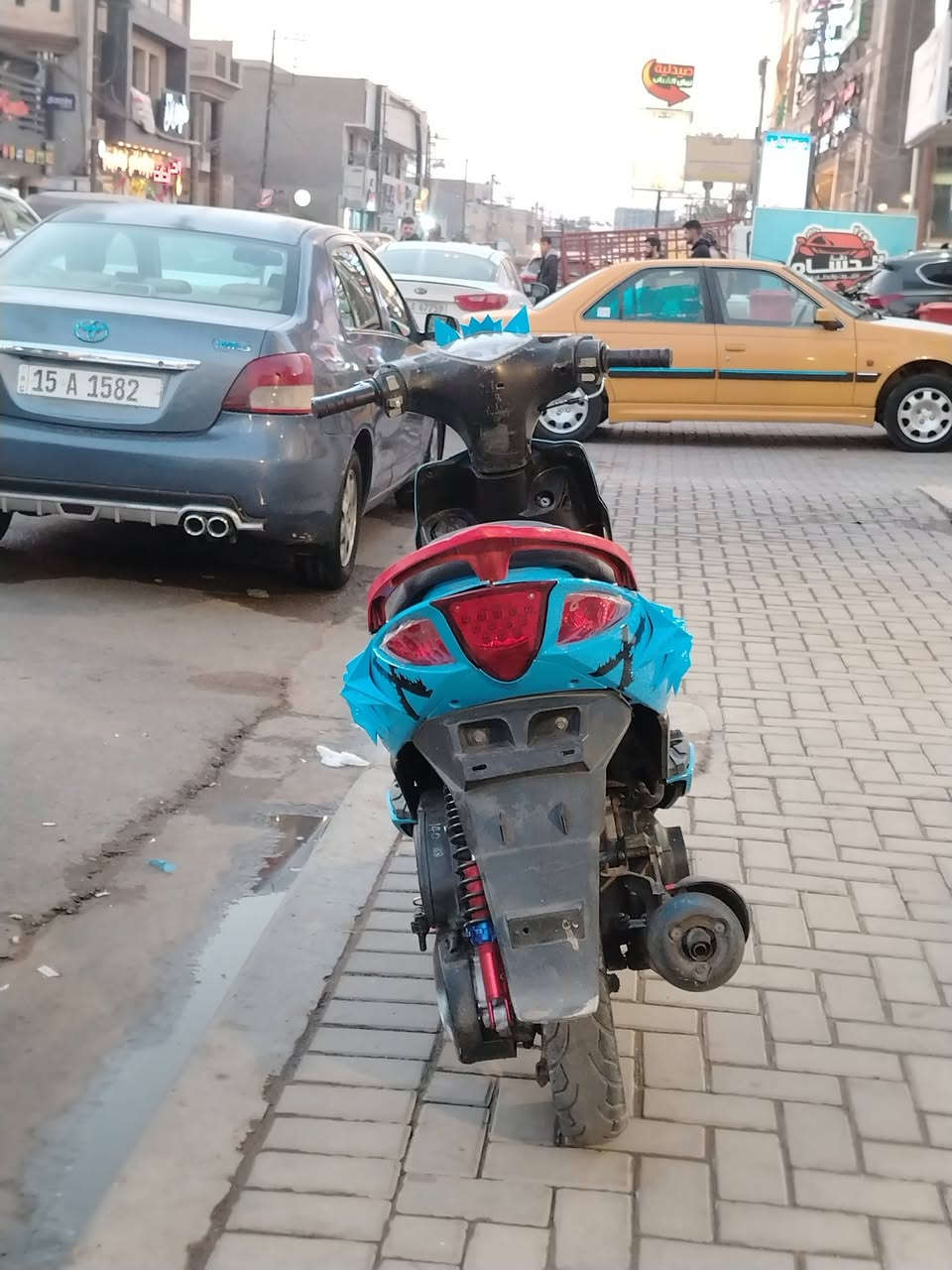 السلام عليكم دراجه ماكس مضلع مكينه بلادي خير من الله الدراجه نضيفه تجي تشوفها احلى من الصور السعر(550) جماعه ال400 ابد لا تخابر فدوه اروحلك رقم الهاتف *********** العنوان البياع تقاطع درويش المعالف بيها كم شغلات بسيطه يرادلها..
