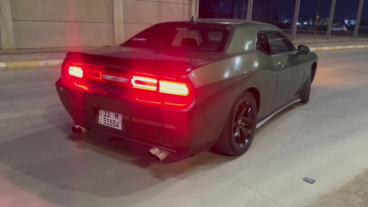 سلام عليكم ورحمة وبركاته سياره نوع جالنجر موديل 2014 اصل سياره صبغ عام تغير لون سنويه اخضر غير محدد مكينه 3600 كير مكينه بشرط سياره برمجه كلش حلوه نواقص لي بيهه ترتيب عربانه لخلفيه شوي ترتيبات بيهه فقط تحويل ثاني يوم غرامات عليه شيطلع عليه مكاني واسط كوت مركز مدينه سعر 110 بيهه مجال للستفسار اتصال ***********  رجاء لمو شراي لا يتعبنه لشراي يشلع عيوني واسف على الطاله
