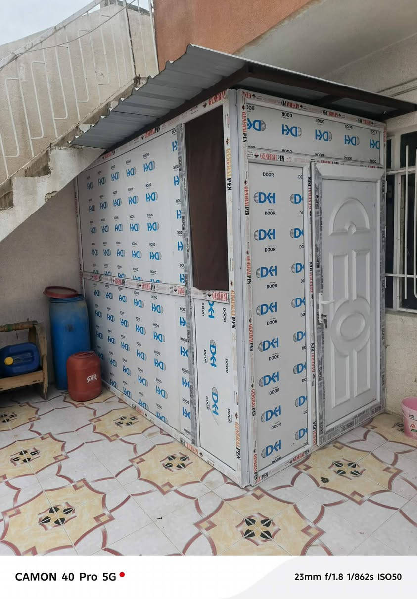 قطع للبيع مستعمل جدا قليل نوعيه ثقيل درجة اولى
الطول ثلاث امتار العرض مترين 
التواصل الاتصال على رقم الهاتف ***********
